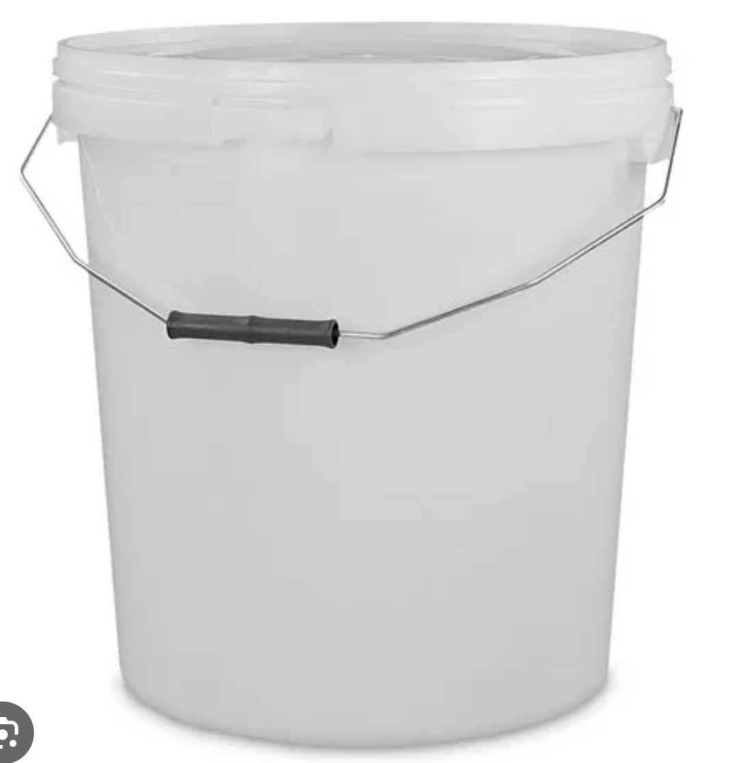 Close view of wire handle fitted to a white bucket